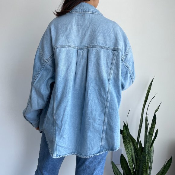 NWT Levi's denim oversized trucker jean jacket - Picture 7 of 9